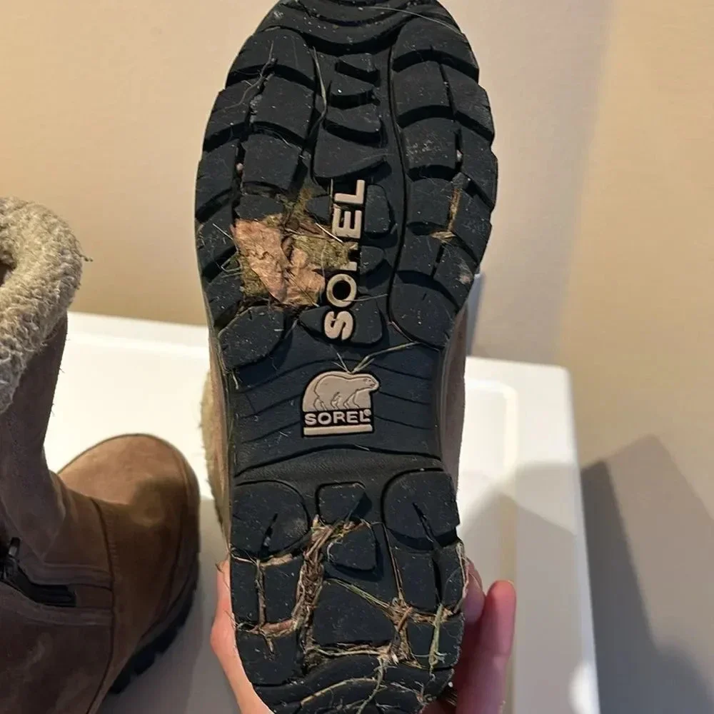 Sorel woman tan